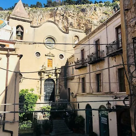 Cefalu' Centro *